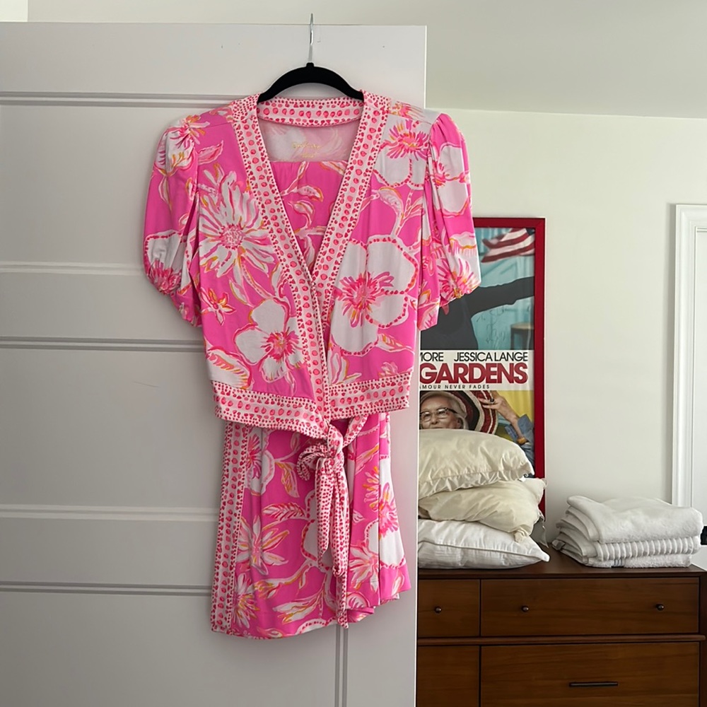 Lilly Pulitzer 2 piece wrap top, side slit maxi size medium